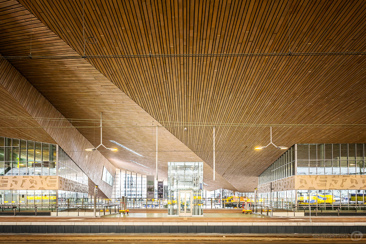 Architektur des Rotterdam Centraal Hauptbahnhofs, Architekturfotograf Hannover