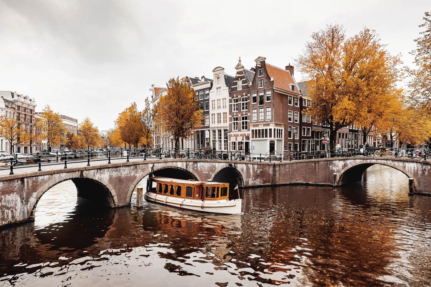 Herbst in der Keizersgracht in Amsterdam, Niederlande