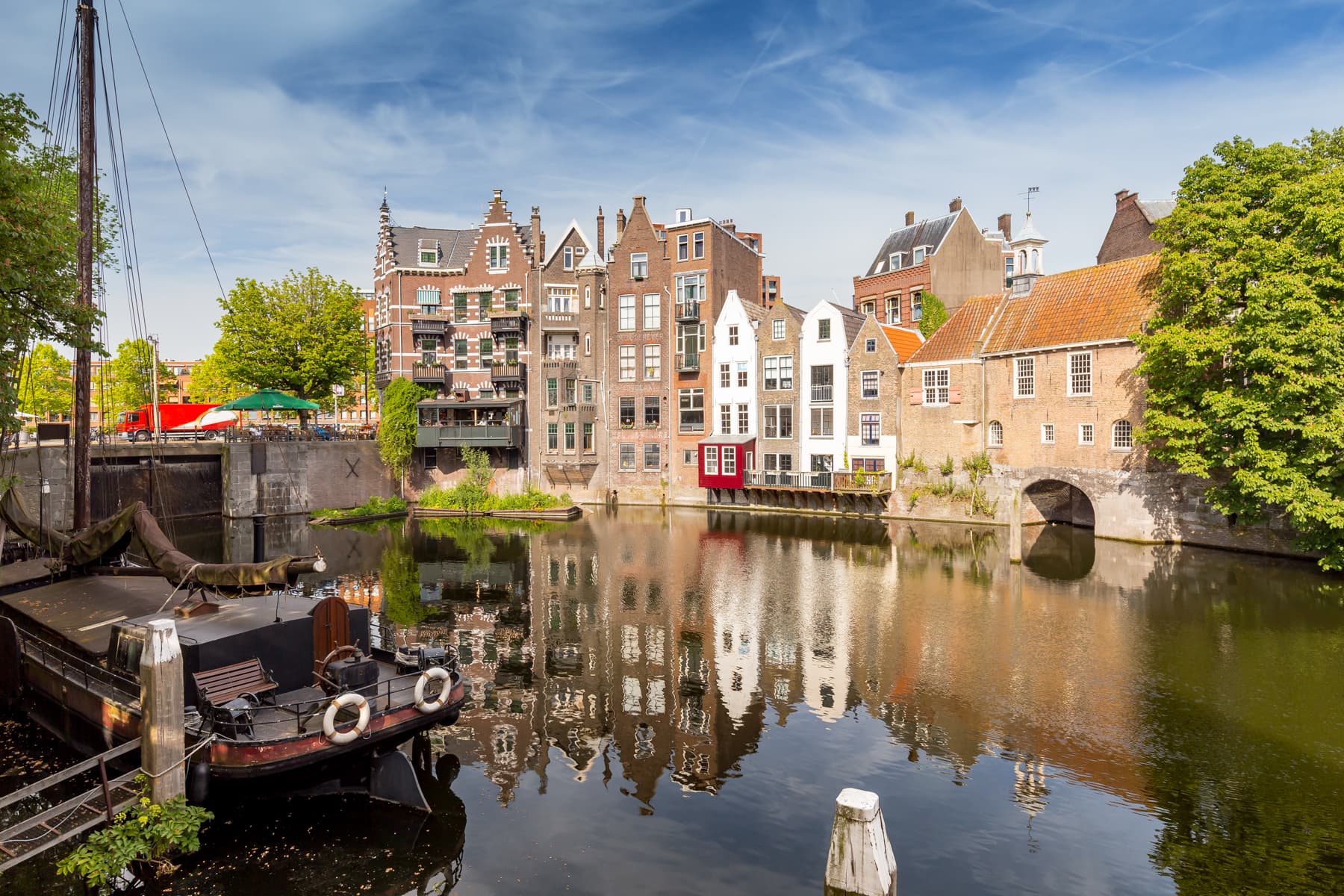 Der Delfshaven als beliebte Sehenswürdigkeit in der Altstadt von Rotterdam, Niederlande